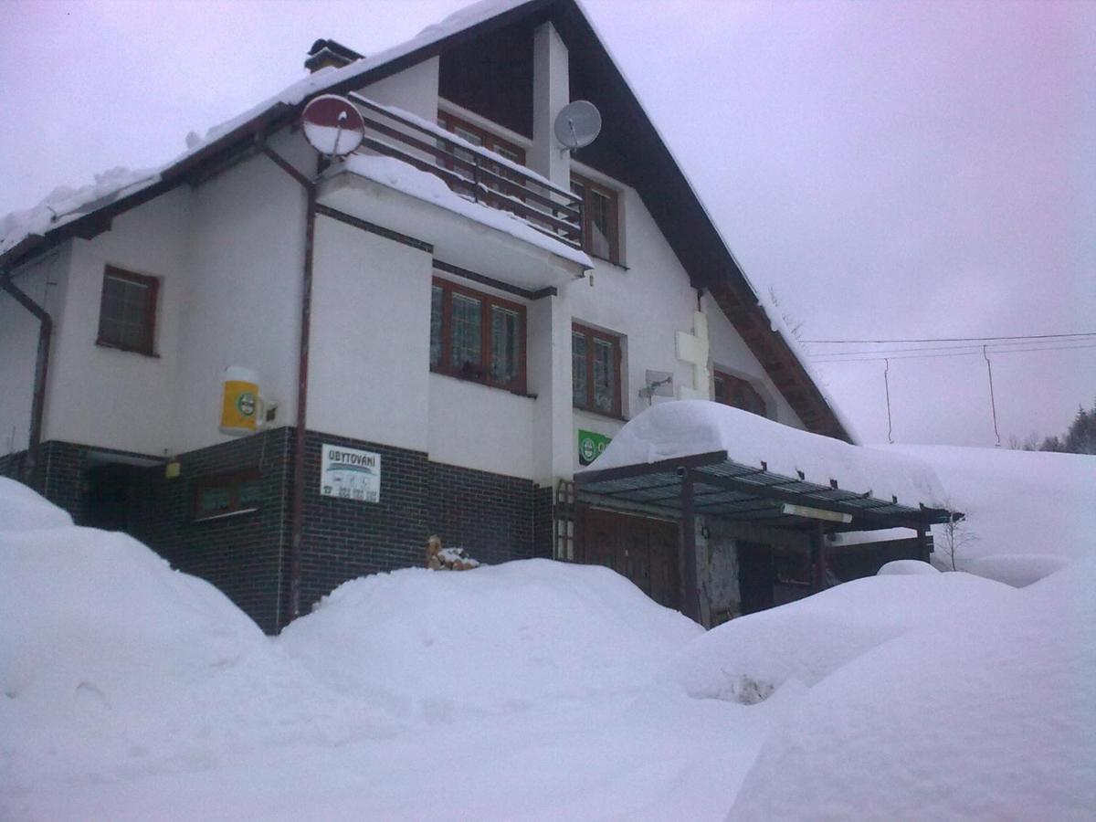 Hotel Penzion pod Paprskem Staré Město Esterno foto